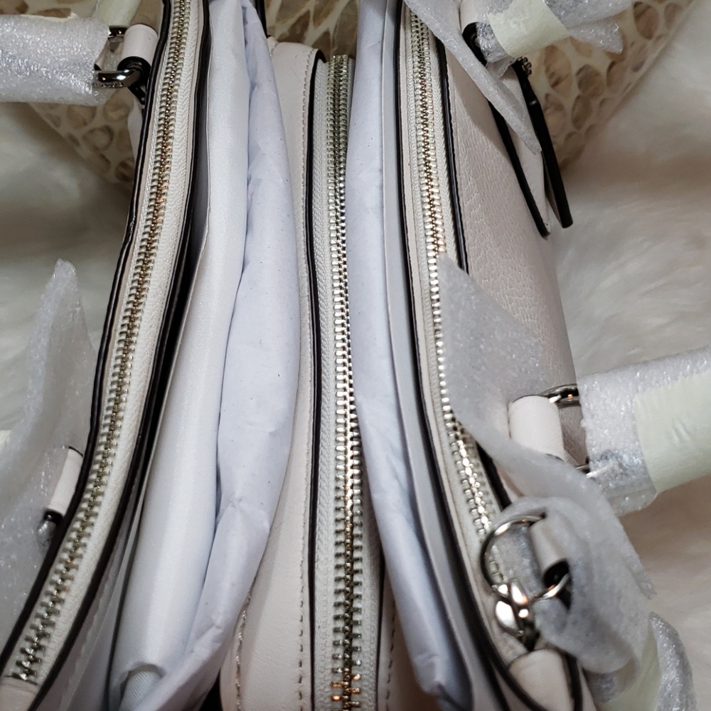 Designer Handbag - Picture 7 of 13
